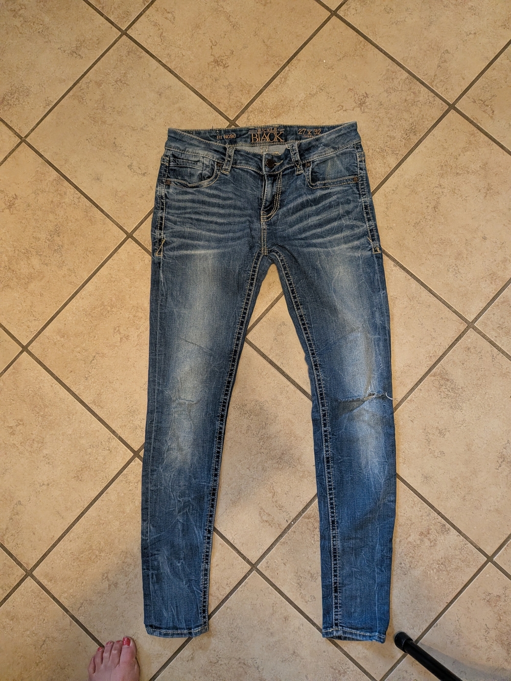 Buckle Women Skinny Jeans - Distressed Blue